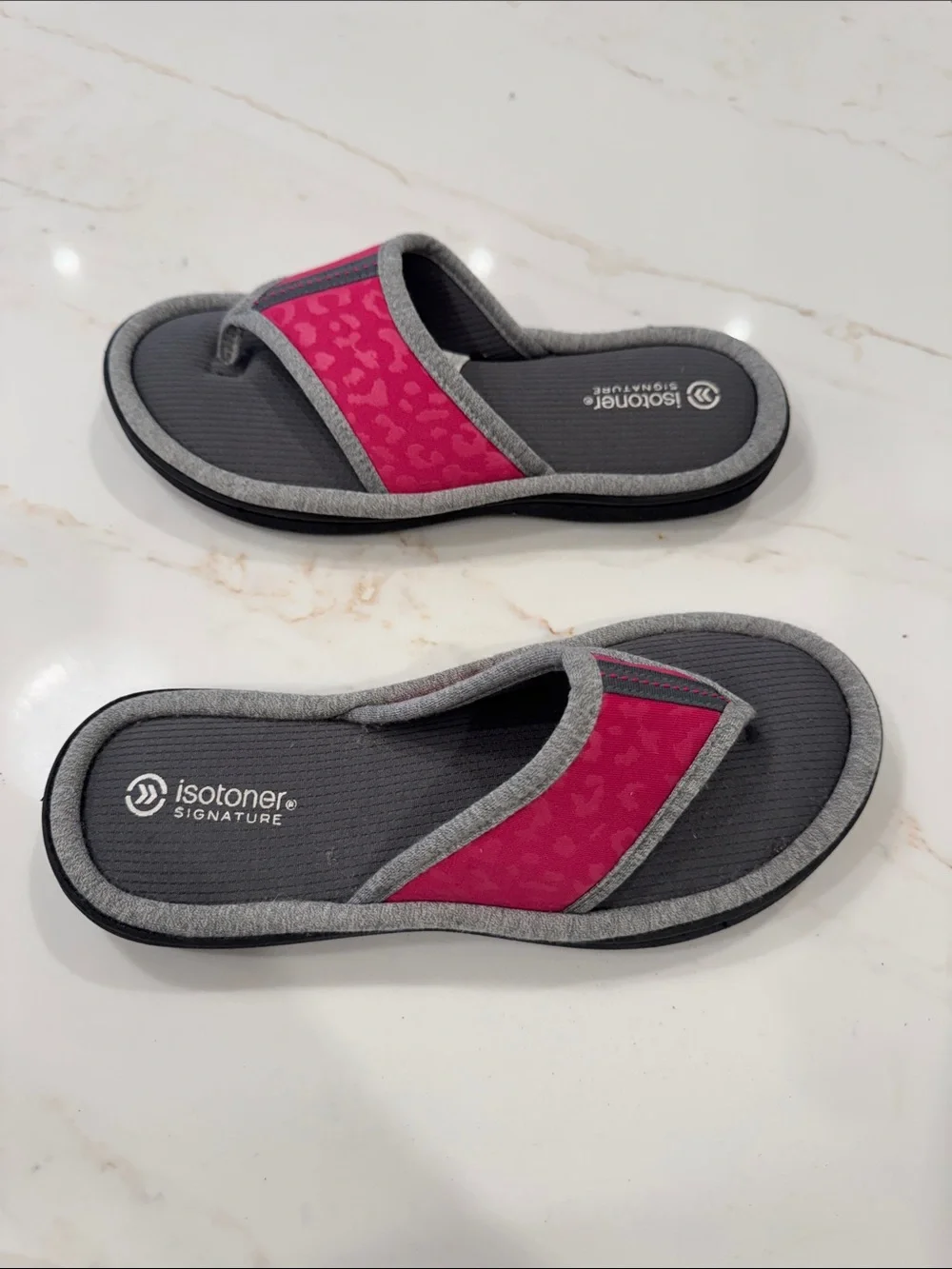 Isotopes Signature Memory Foam Flip Flop Thong Sandal Women’s 7.5-8 Pink Leopard
